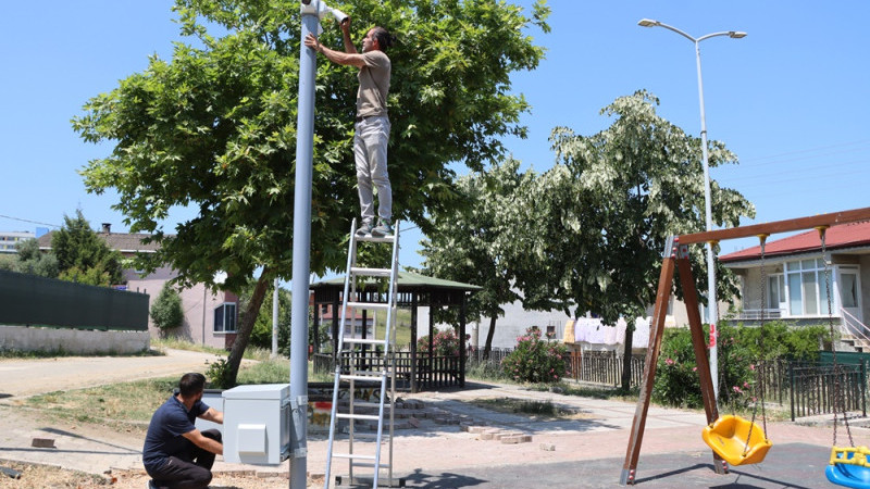 Çocuk Parklarına Güvenlik Kameraları Takılıyor