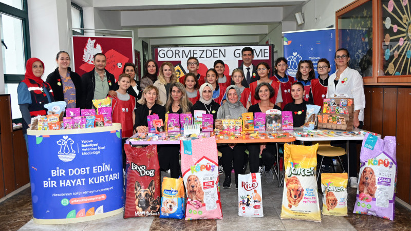 Öğrencilerden Sokak Canlarına Anlamlı Destek