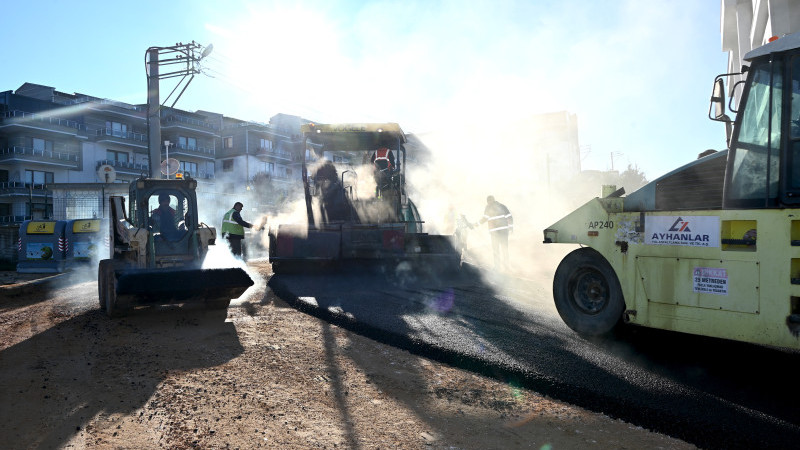 Mustafa Kemalpaşa Mahallesi'nde Asfalt Çalışmaları Sürüyor