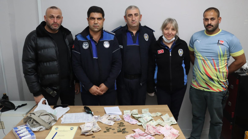 Yalova Belediyesi Zabıta Ekiplerinden Dilencilere Operasyon