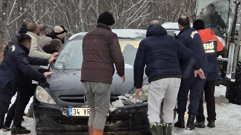 Delmece Yaylası Yolunda Mahsur Kalan 35 Kişi Kurtarıldı