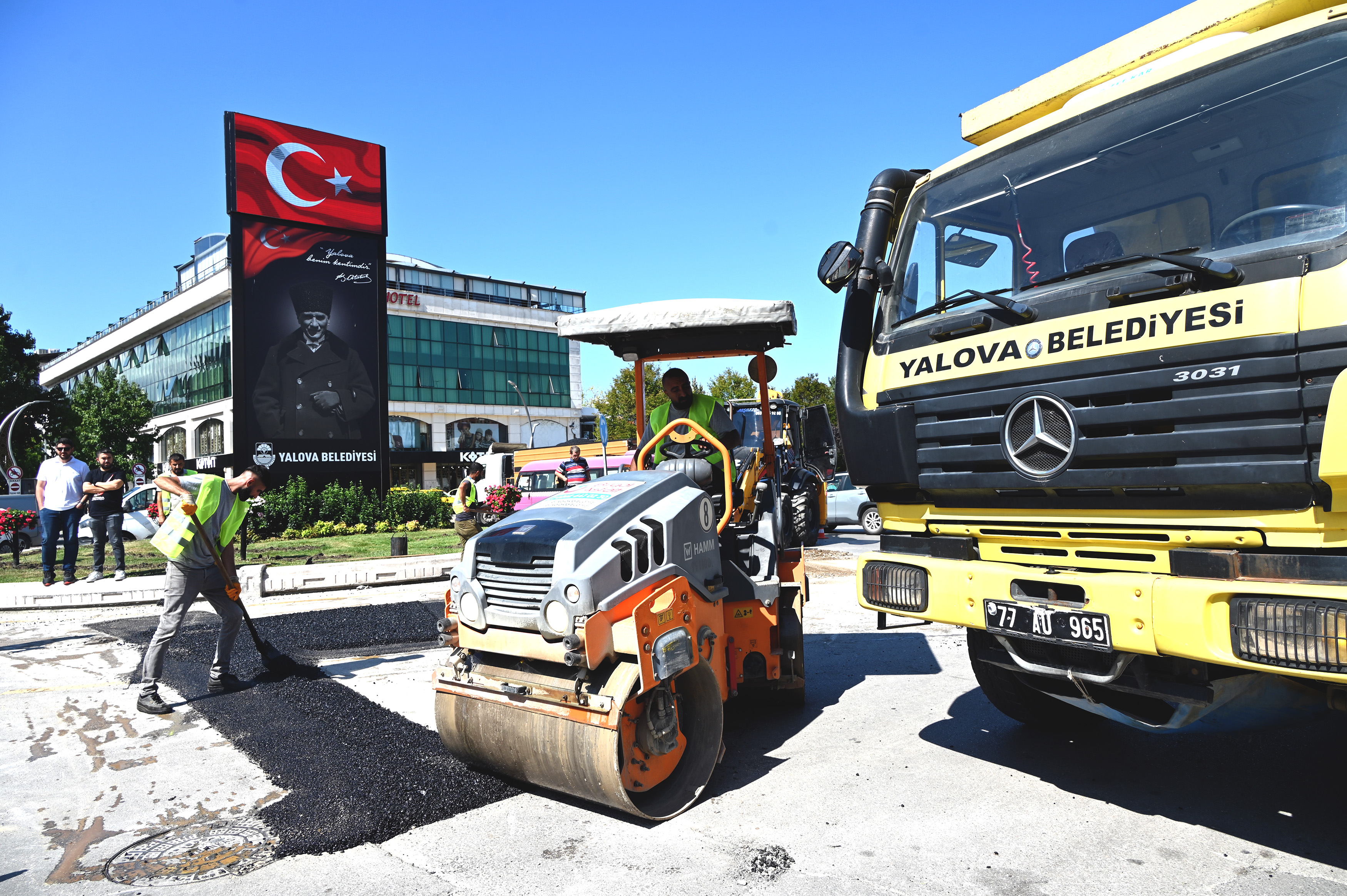 Şehir İçinde Asfalt Yama Çalışmalarına Start Verildi