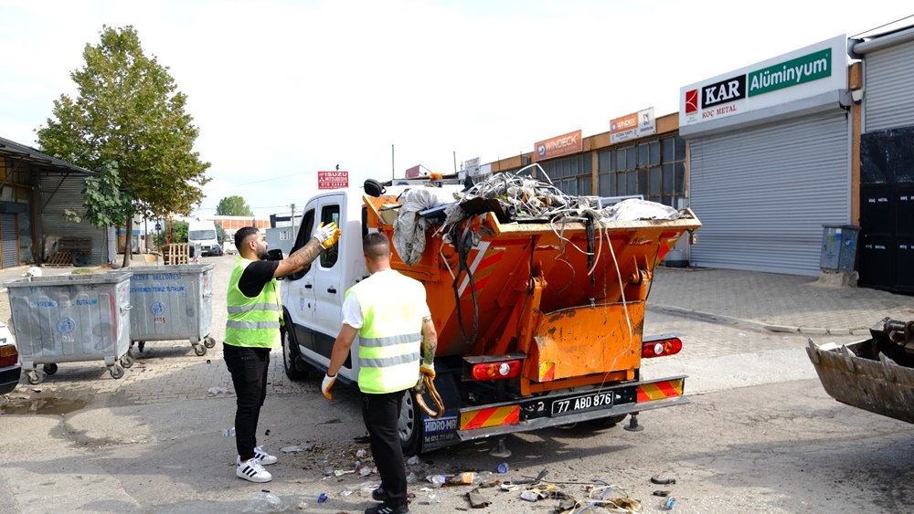 Kirazlı Sanayi Sitesinde Katı Atıklar Toplandı