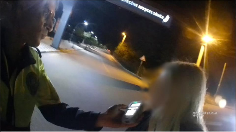 Alkollü Ehliyetsiz Kadının Ehliyetine 2043 Yılına Kadar El Konuldu