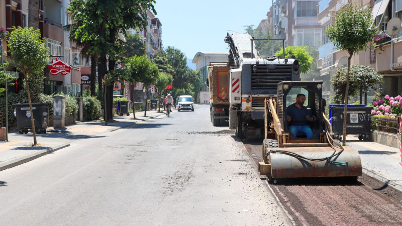 Stadyum Caddesi'nde Asfalt Öncesi Freze Çalışması Başladı