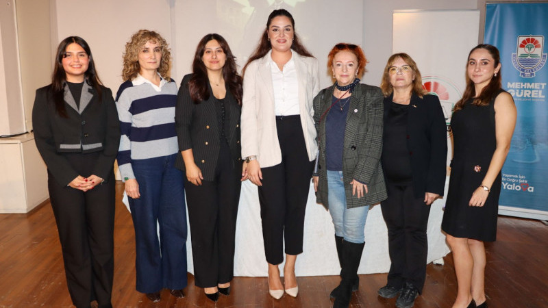 Cumhuriyet ve Kadın Hakları Paneli Düzenlendi